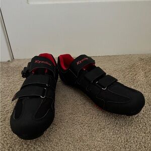 *LIKE NEW* Men’s peloton compatible cycling shoes